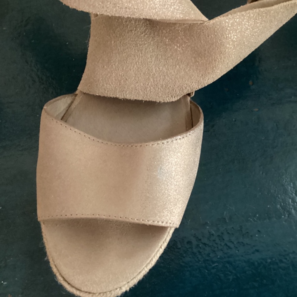 Shoes - Picture 8 of 16